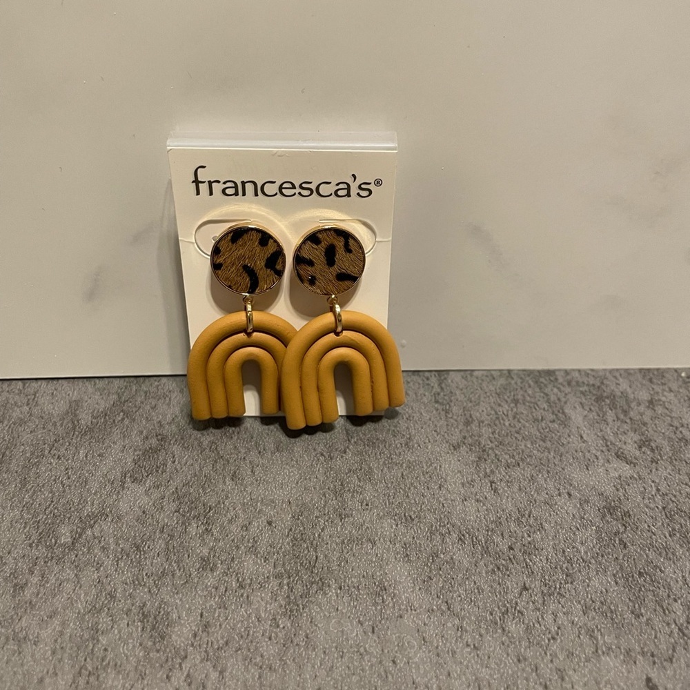 BNWT JASMINE FUR POST DROP EARRINGS - Picture 7 of 9